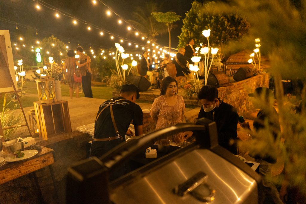 Catering_bbq_Di_wedding_party_night