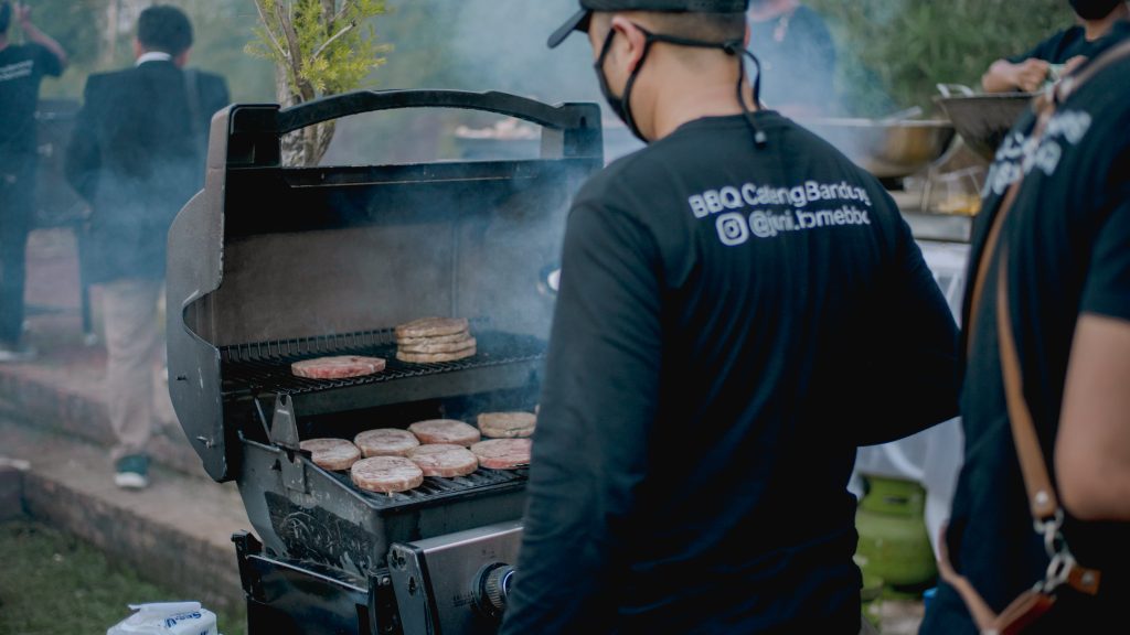 barbeque_catering_bandung_tim_memasak_wagyu_meltique