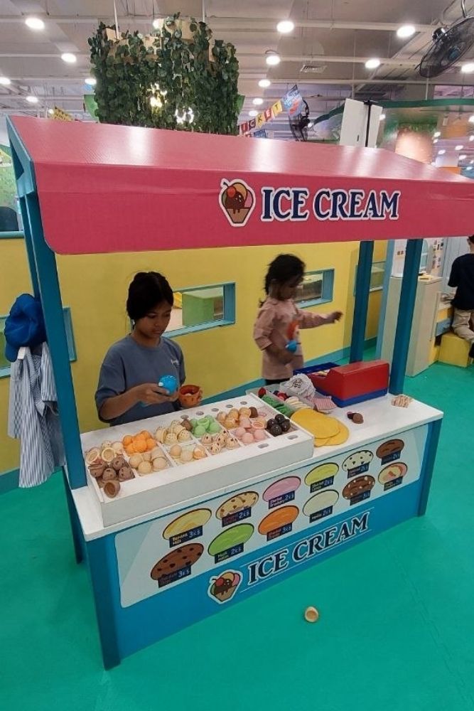 area pretend play ice cream shop