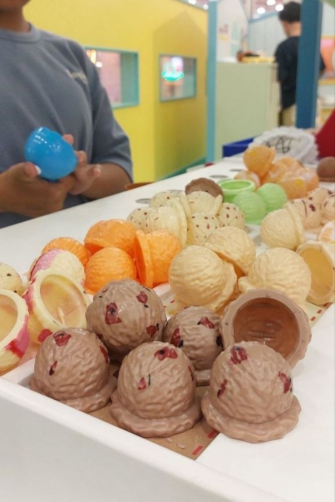 ice cream scoop di area pretend play ice cream booth